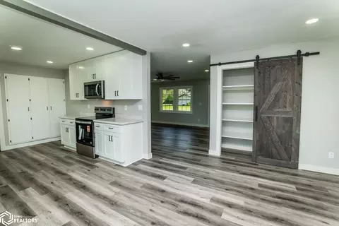 Entry Way - 738 Circle Dr, Conrad, IA 50621 photo 3 of 4