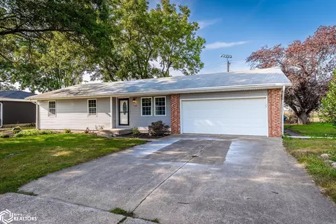 738 Circle Dr, Conrad, IA 50621