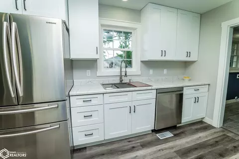 Kitchen - 738 Circle Dr, Conrad, IA 50621 photo 5 of 5
