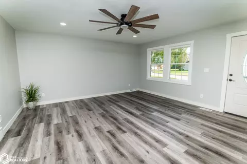 Living - 738 Circle Dr, Conrad, IA 50621 photo 2 of 6