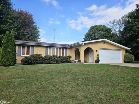 12251 Celestia Dr, Burlington, IA 52601