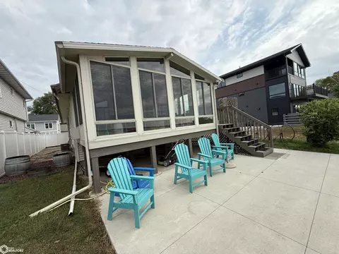501 N Shore Dr, Clear Lake, IA 50428