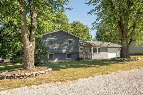 725 Bunker Dr, Warsaw, IL 62379