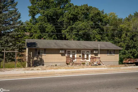 305 S 14th St, Hamilton, IL 62341