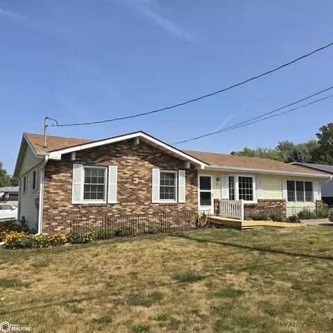 815 11th Ave W, Oskaloosa, IA 52577