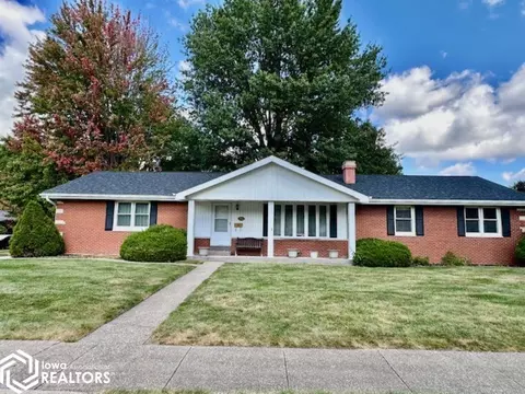 2906 Cathmar St, Burlington, IA 52601