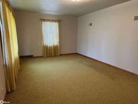 Living - 415 3rd Ave, Dedham, IA 51440 photo 2 of 4