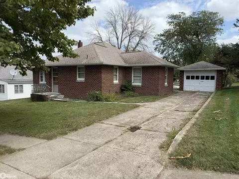 415 3rd Ave, Dedham, IA 51440