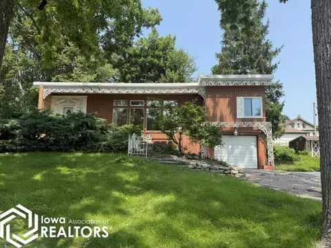 730 W Washington Blvd, Washington, IA 52353