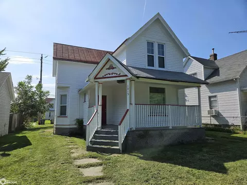 1015 S 10th St, Burlington, IA 52601