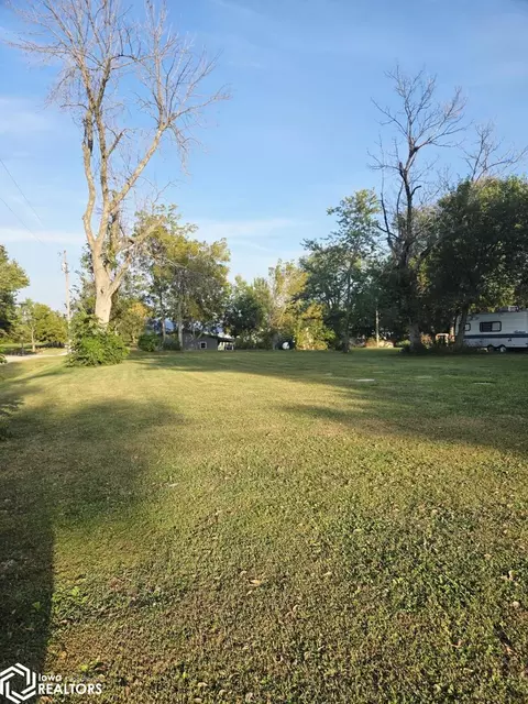 226 8th St, Murray, IA 50174