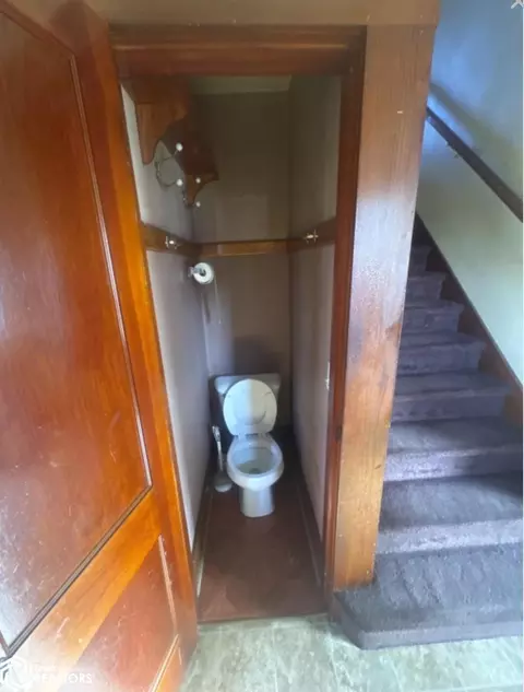 Entry Way - 390 E Patrick St, Dougherty, IA 50433 photo 3 of 7