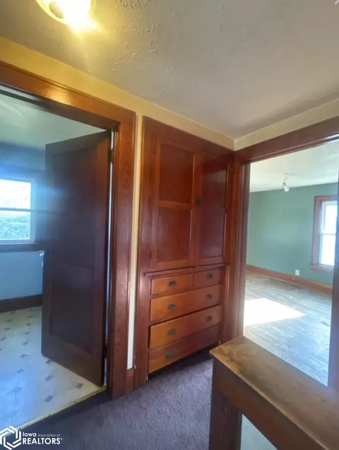 Entry Way - 390 E Patrick St, Dougherty, IA 50433 photo 4 of 7