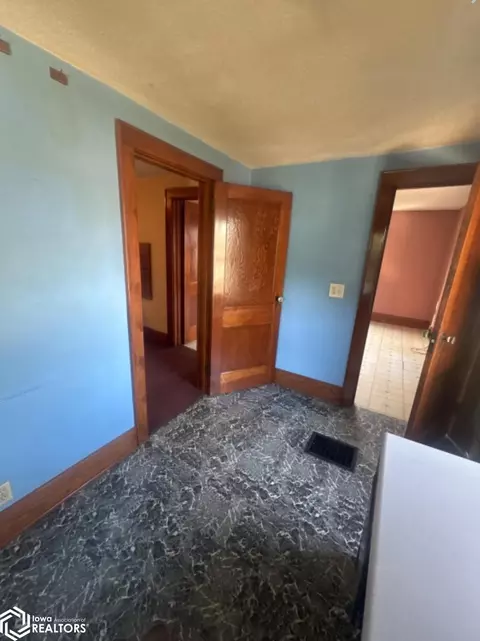 Entry Way - 390 E Patrick St, Dougherty, IA 50433 photo 6 of 7