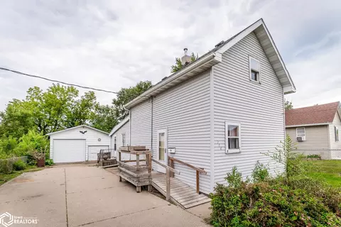 714 W Madison St, Marshalltown, IA 50158