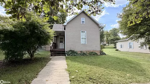 930 Crawford St, Warsaw, IL 62379