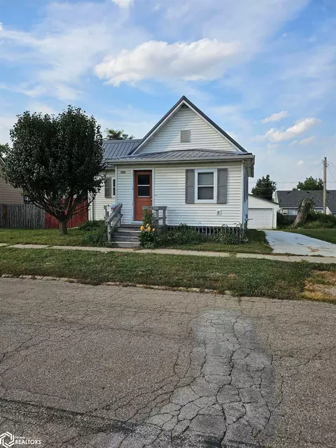 412 Union St, Marshalltown, IA 50158