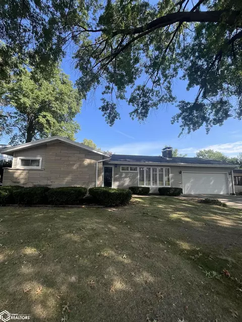 2512 Clearview Dr, Burlington, IA 52601