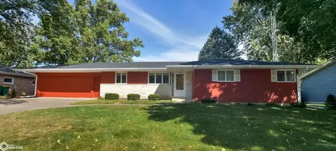 999 Glendale Park Dr, Hampton, IA 50441