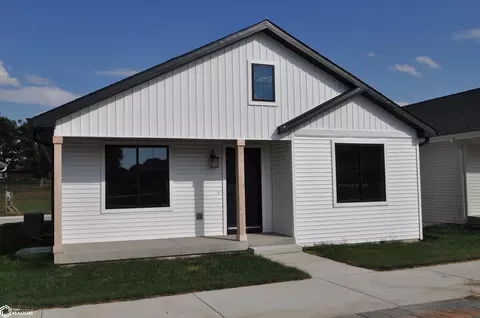 1005 Willow Dr, Manning, IA 51455