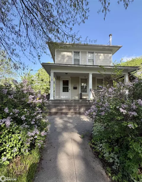 603 S 4th St, Fairfield, IA 52556