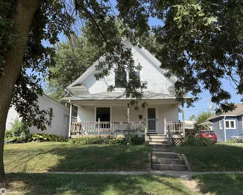 807 N Court St, Carroll, IA 51401