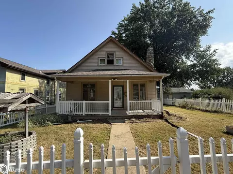 1613 Des Moines St, Keokuk, IA 52632