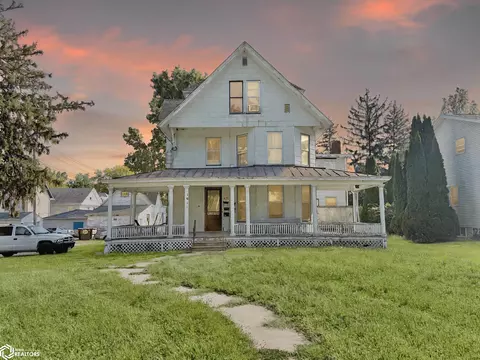 1613 Dill St, Burlington, IA 52601