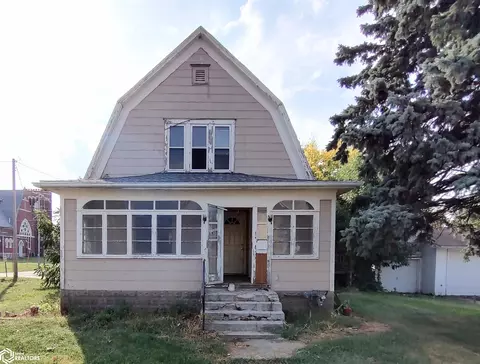 208 S Church St, Toledo, IA 52342