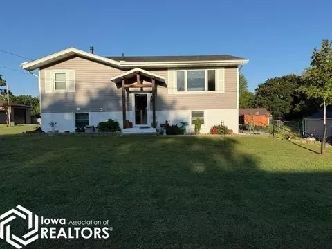 1006 N 14th St, Centerville, IA 52544