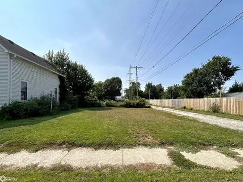 106 N 7th Ave, Marshalltown, IA 50158