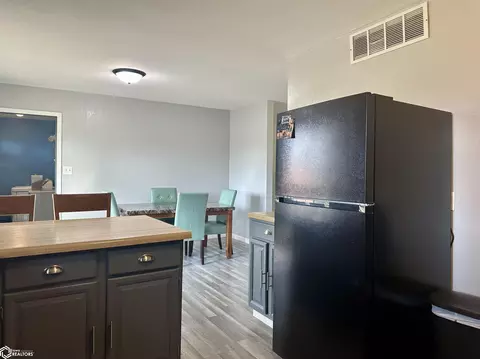 Kitchen - 554 Prairie Ave, Derby, IA 50068 photo 2 of 4