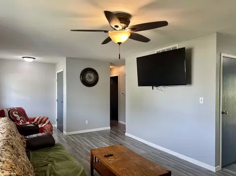 Living - 554 Prairie Ave, Derby, IA 50068 photo 2 of 3