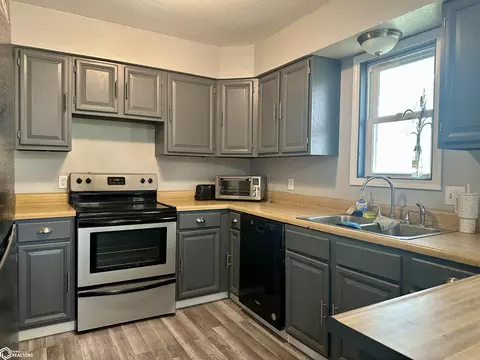 Kitchen - 554 Prairie Ave, Derby, IA 50068 photo 4 of 4