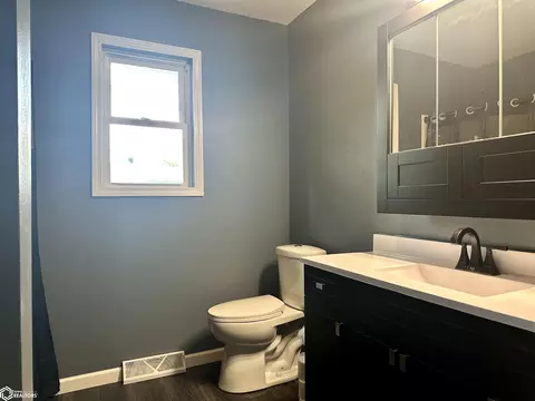 Bath - 554 Prairie Ave, Derby, IA 50068 photo 1 of 1