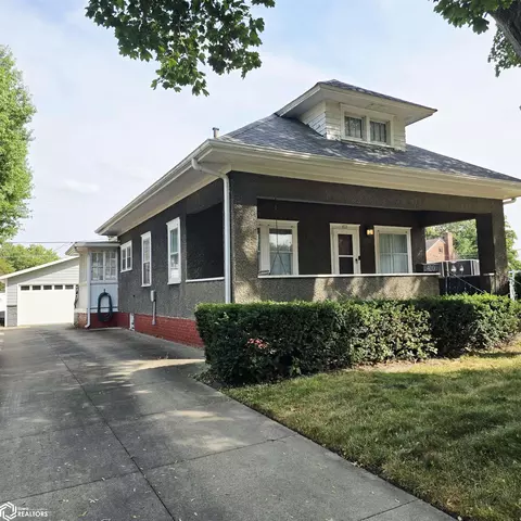 410 N B St, Oskaloosa, IA 52577