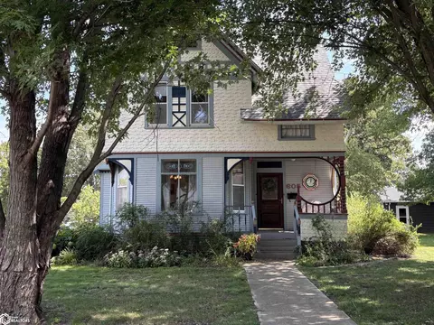 605 S Clark St, Forest City, IA 50436