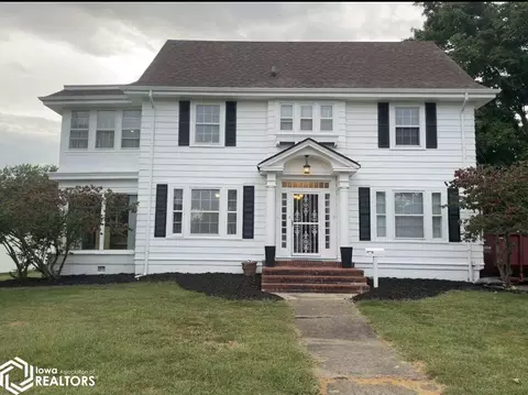 411 N Davis St, Bloomfield, IA 52537