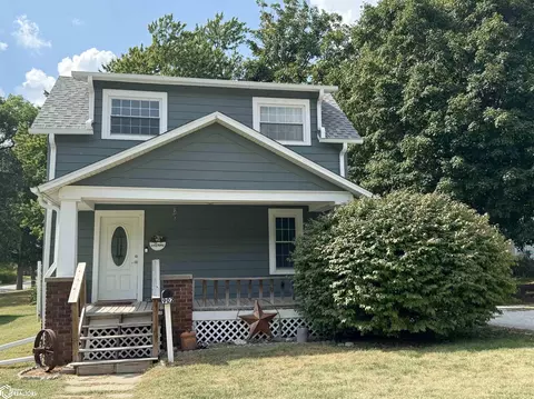 902 N Spruce St, Creston, IA 50801