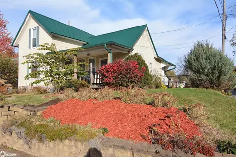 411 1st Ave, Grinnell, IA 50112