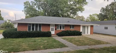 315 S 5th Ave, Winterset, IA 50273
