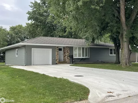 815 10th St N, Humboldt, IA 50548