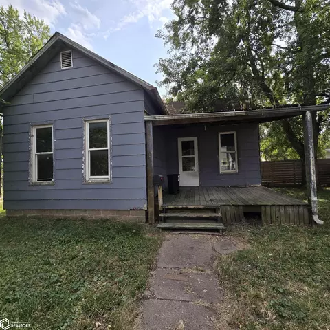 840 7th Ave E, Oskaloosa, IA 52577