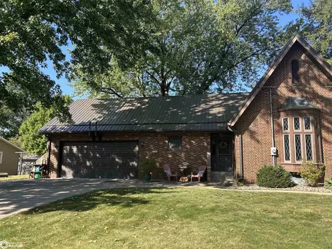 2801 Sunnyside Ave, Burlington, IA 52601