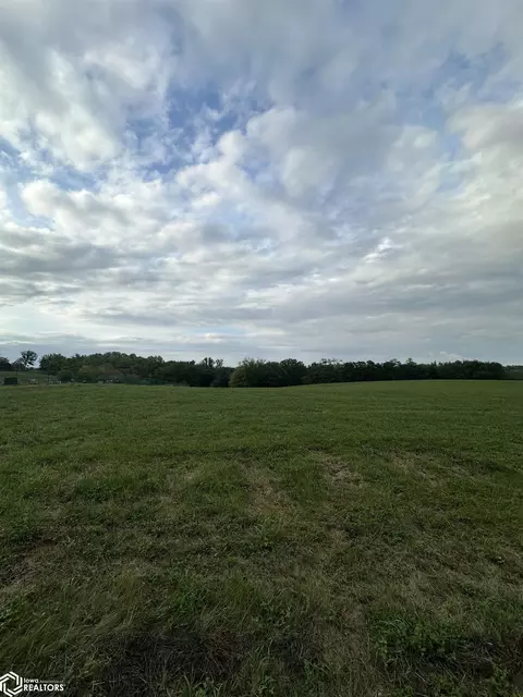 87 Th St, Blakesburg, IA 52536