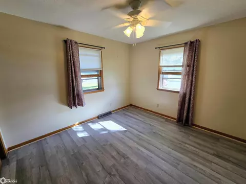 Bedroom - 805 E Carpenter St, Creston, IA 50801 photo 3 of 4