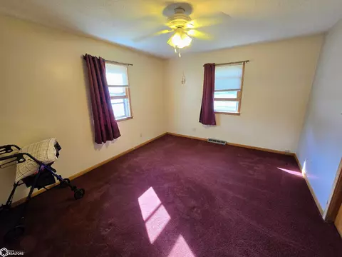 Bedroom - 805 E Carpenter St, Creston, IA 50801 photo 1 of 4