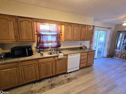 Kitchen - 805 E Carpenter St, Creston, IA 50801 photo 3 of 3