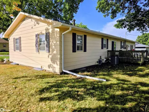 Exterior - 805 E Carpenter St, Creston, IA 50801 photo 4 of 6