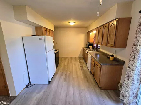 Kitchen - 805 E Carpenter St, Creston, IA 50801 photo 1 of 3